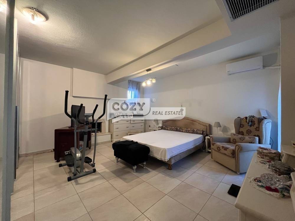 κρεβατοκάμαρα υπογειου