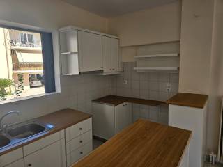 new large and comfortable elevated 1st floor apartment