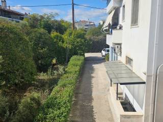 new large and comfortable elevated 1st floor apartment