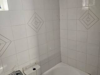 new large and comfortable elevated 1st floor apartment