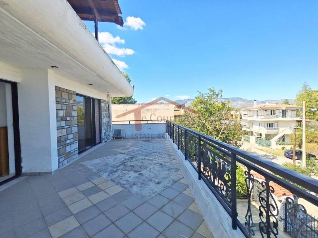 Θέα από μπαλκόνι