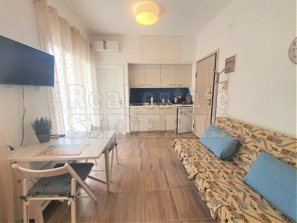 ΣΑΛΟΝΙ - ΚΟΥΖΙΝΑ - ΔΩΜΑΤΙΟ ΕΝΑΣ ΧΩΡΟΣ