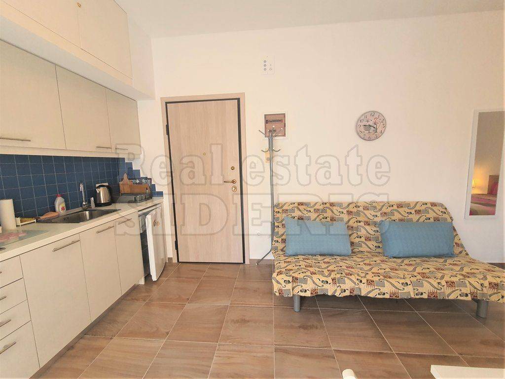 ΣΑΛΟΝΙ - ΚΟΥΖΙΝΑ - ΔΩΜΑΤΙΟ ΕΝΑΣ ΧΩΡΟΣ