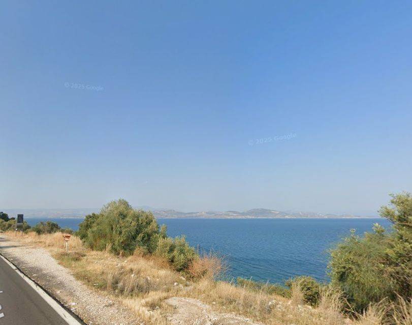 Unique plot, even and buildable