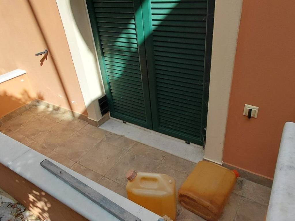 Μπαλκόνι υπνοδωματίου 1