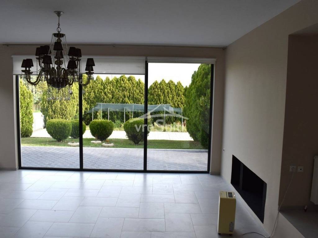 ΚΑΘΙΣΤΙΚΟ ΜΕ ΘΕΑ ΣΤΟΝ ΚΗΠΟ