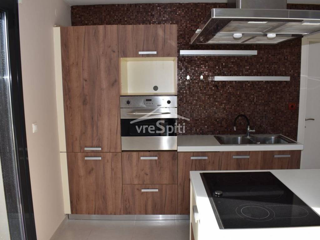 ΕΞΟΠΛΙΣΜΕΝΗ ΚΟΥΖΙΝΑ