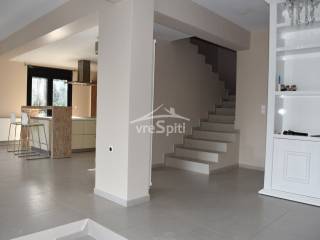 ΚΟΥΖΙΝΑ-ΣΚΑΛΕΣ ΕΠΙΚΟΙΝΩΝΙΑΣ