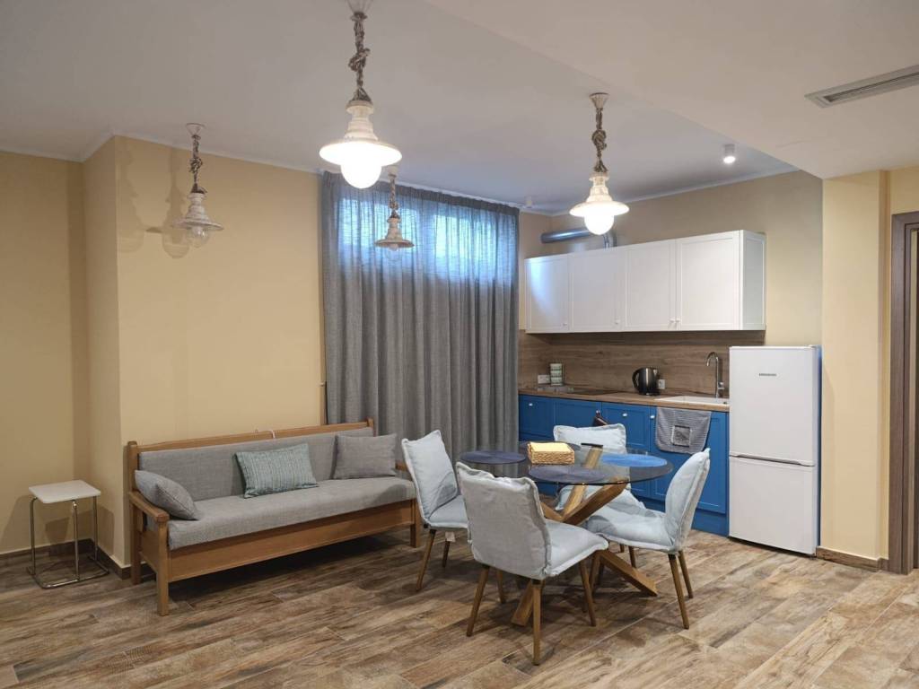 Basement - living/dining room