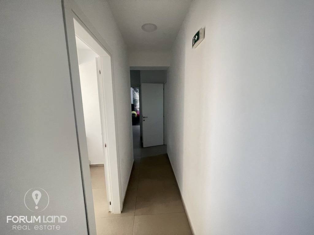 Forumland Real Estate, Διάδρομος