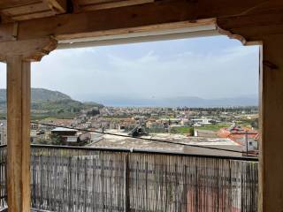 Beautiful 2nd floor studio