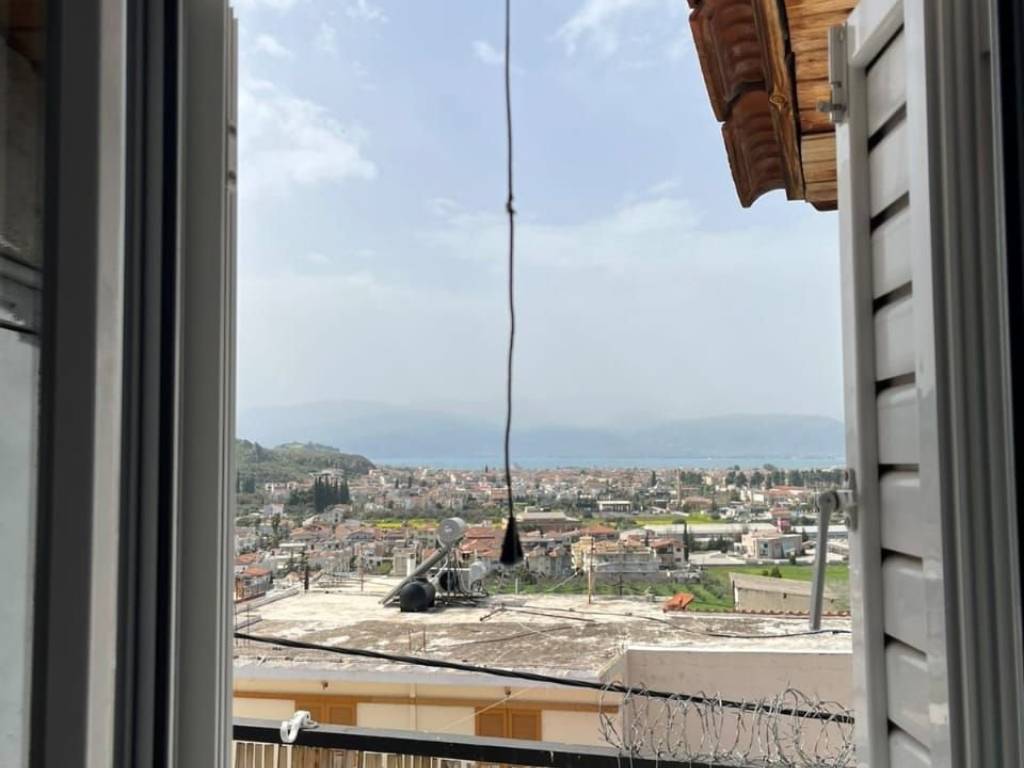 Beautiful 2nd floor studio