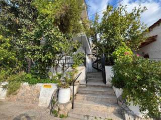 Beautiful 2nd floor studio