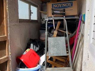 Beautiful 2nd floor studio