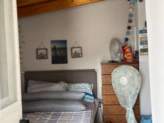 Beautiful 2nd floor studio