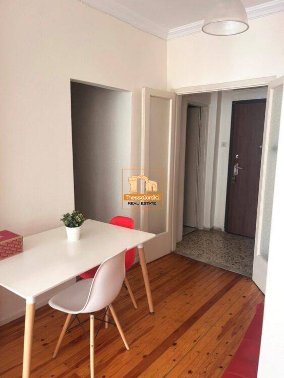 Αχειροποίητος, Γκαρσονιέρα, 53 τ.μ.