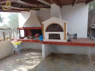 Skepasto bbq me phoyrno