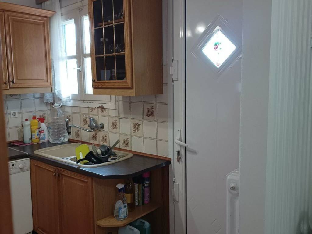 koyzina isogeioy-mpalkonoporta pros kepo