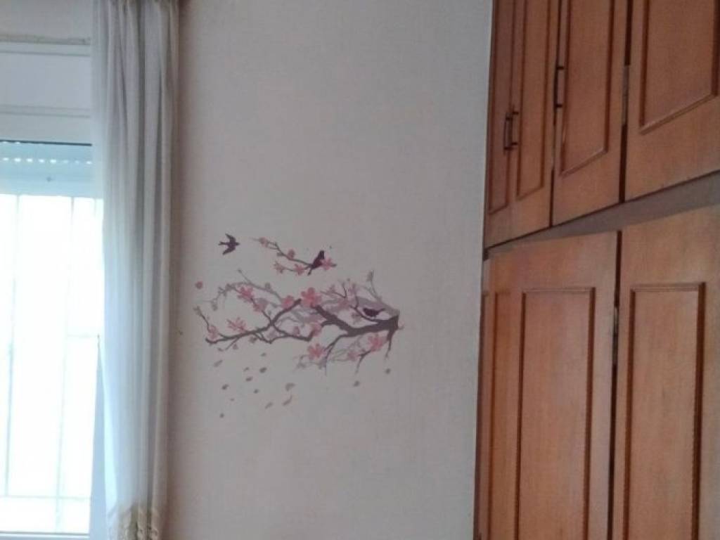 Kyrio ypnodomatio me olotoichia entoichismene ntoylapa