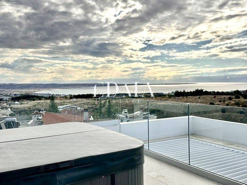 Θέα από μπαλκόνι