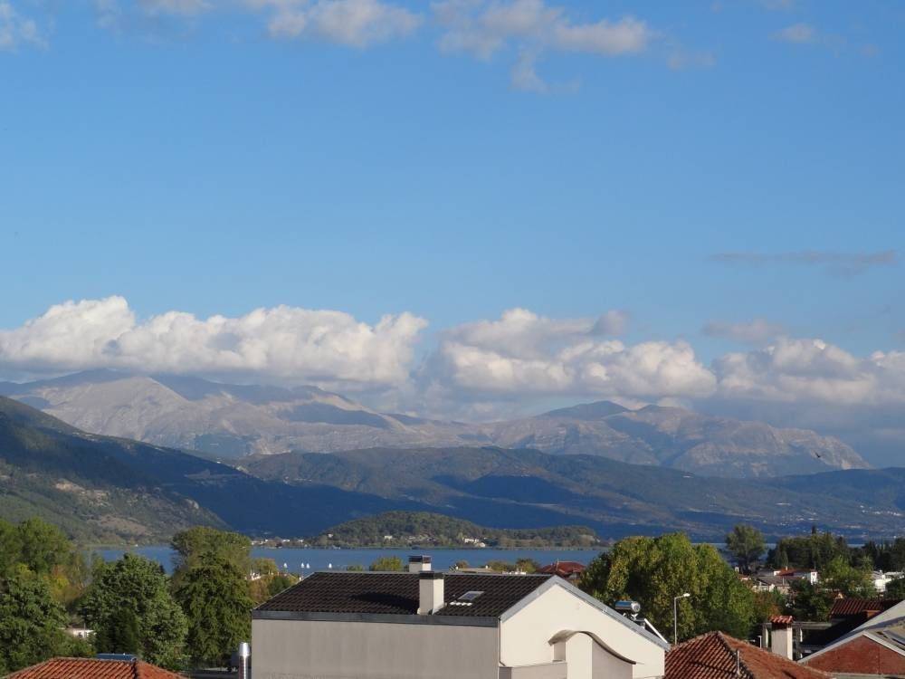 Θέα απο μπαλκόνι