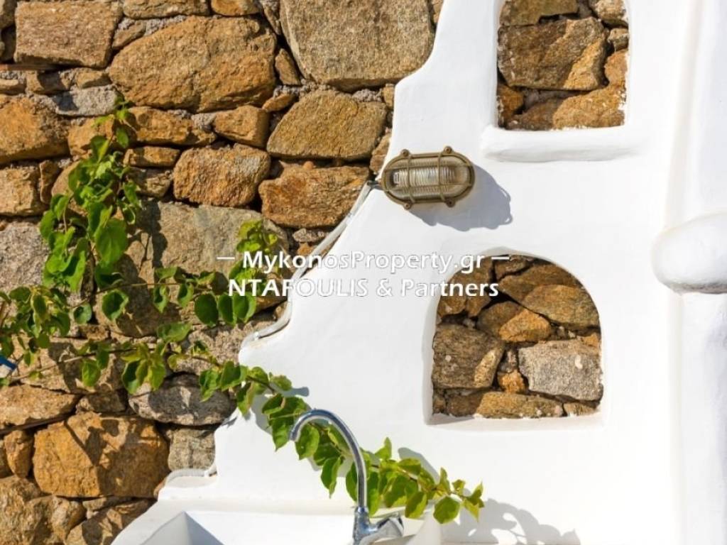 Mykonos real estate - House 140 sq.m in Ftelia