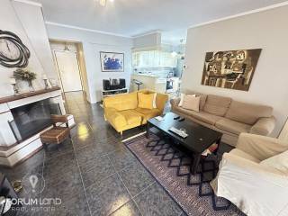 Forumland Real Estate, Σαλόνι με τζάκι