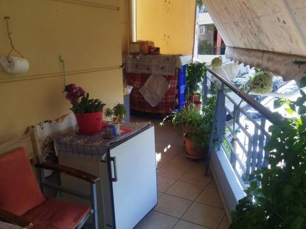 Μπαλκόνι με τέντα