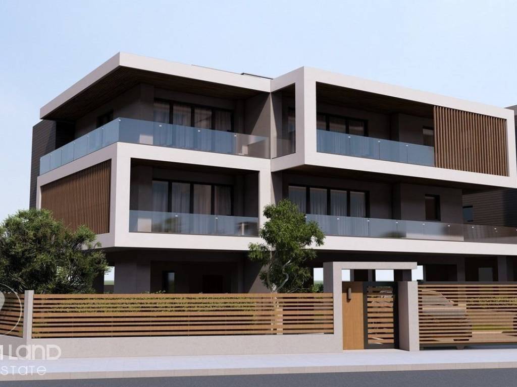 Forumland Real Estate, Exoterike Opse