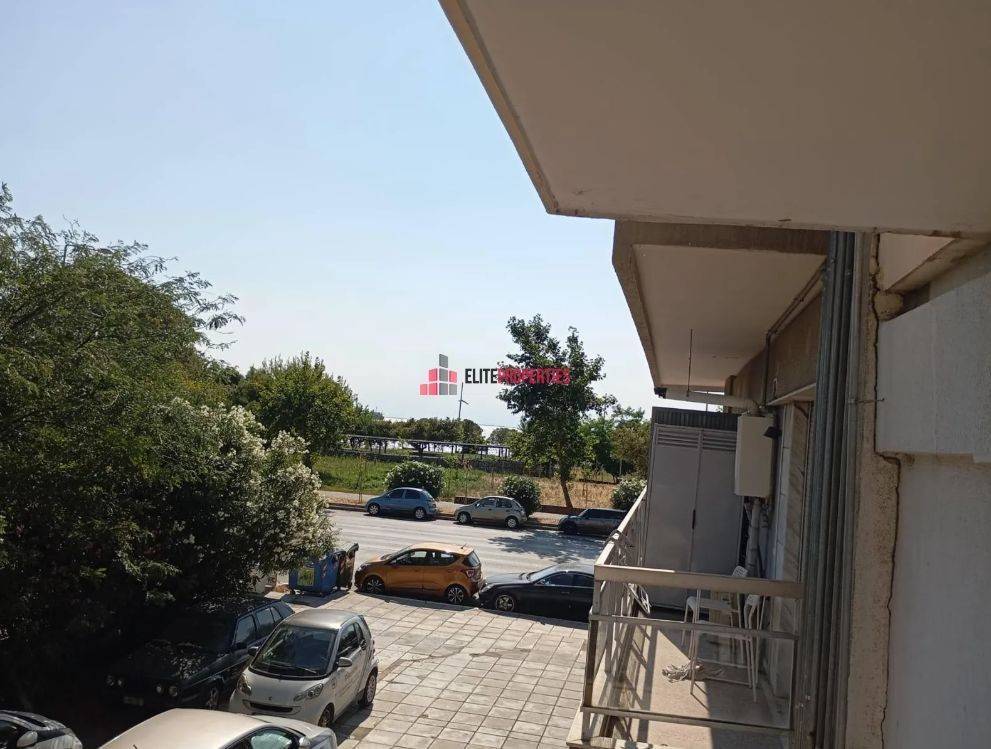 ΒΕΡΑΝΤΑ ΜΕ ΘΕΑ ΠΑΡΑΛΙΑ