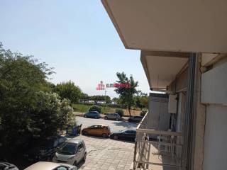 ΒΕΡΑΝΤΑ ΜΕ ΘΕΑ ΠΑΡΑΛΙΑ