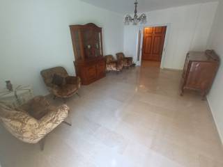 SALONI CHORIs TA EPIPLA