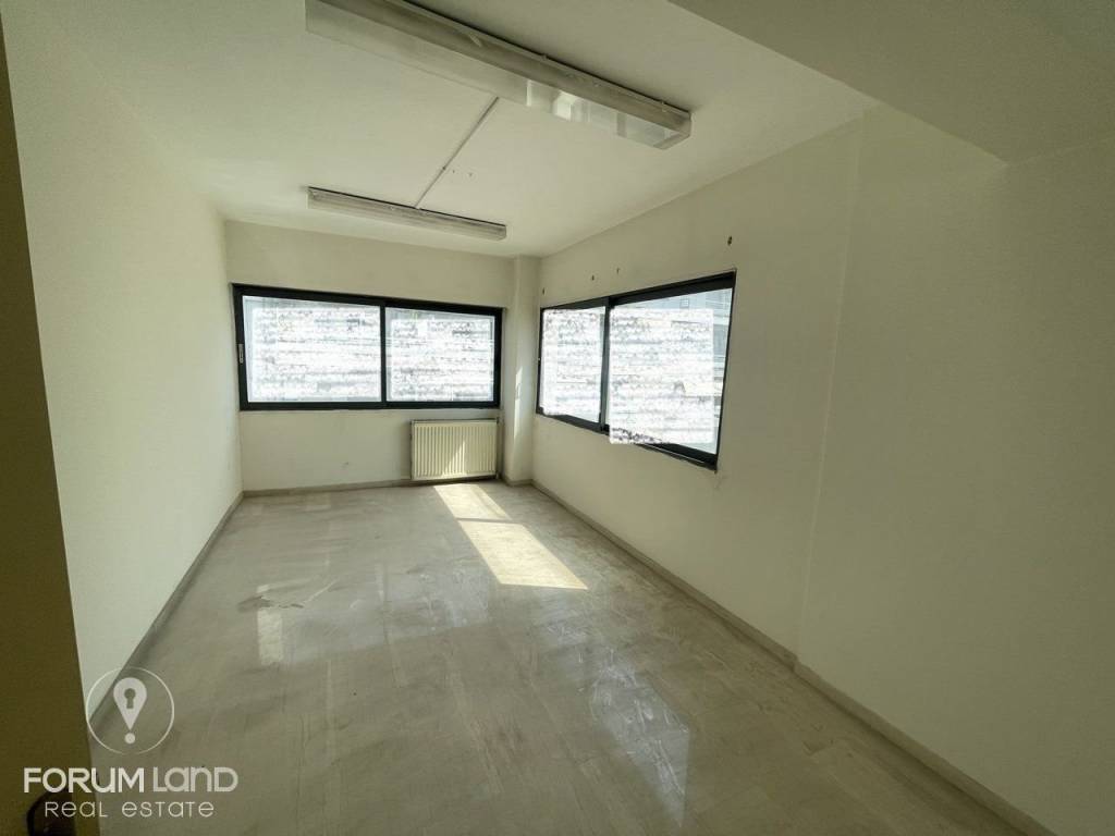 Forumland Real Estate, Grapheiakos choros