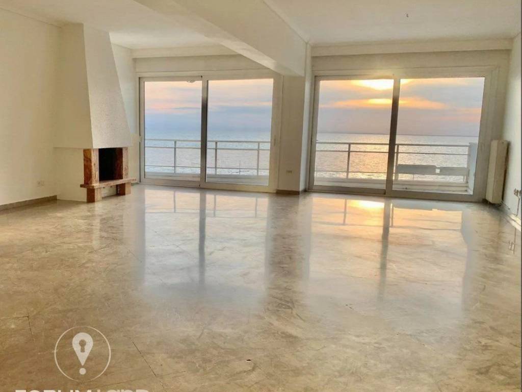 Forumland Real Estate, Σαλόνι με τζάκι