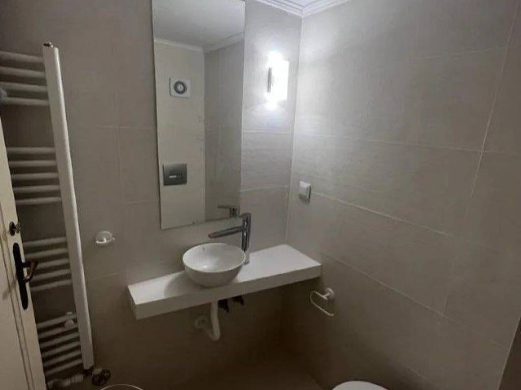 Forumland Real Estate, Μπάνιο