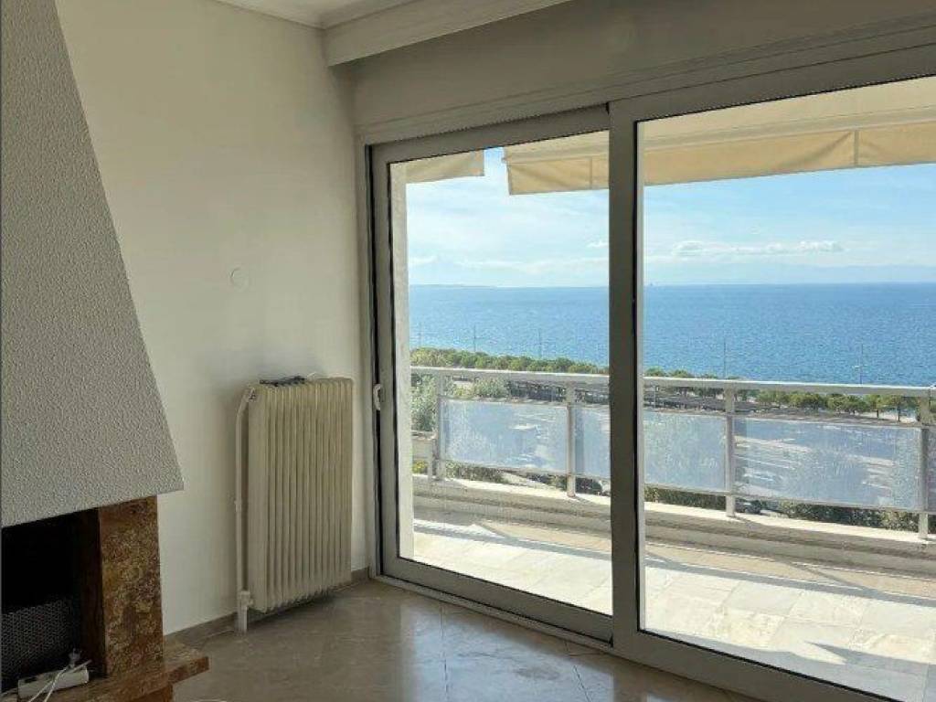 Forumland Real Estate, Σαλόνι με τζάκι