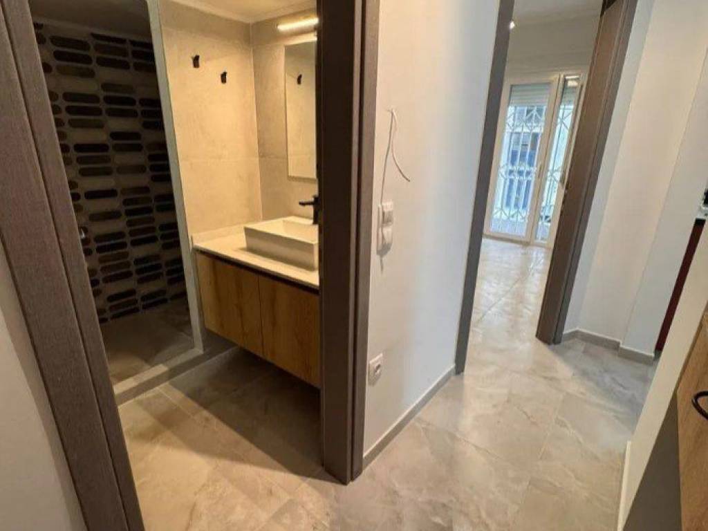 Forumland Real Estate, Διάδρομος