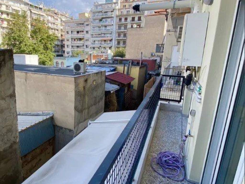 Forumland Real Estate, Βεράντες