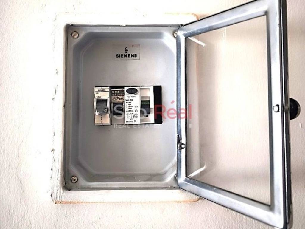 ΗΕΚΤΡΟΛΟΓΙΚΟΣ ΠΙΝΑΚΑΣ