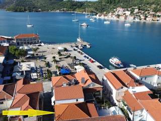 Aerial view and location of house