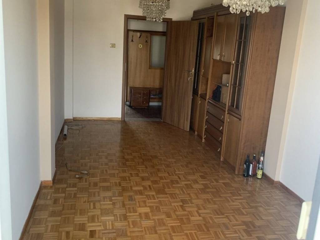 Forumland Real Estate, Σαλόνι