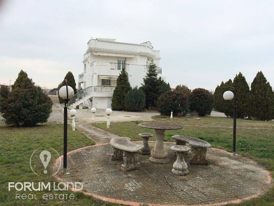 Forumland Real Estate, Εξωτερική Όψη