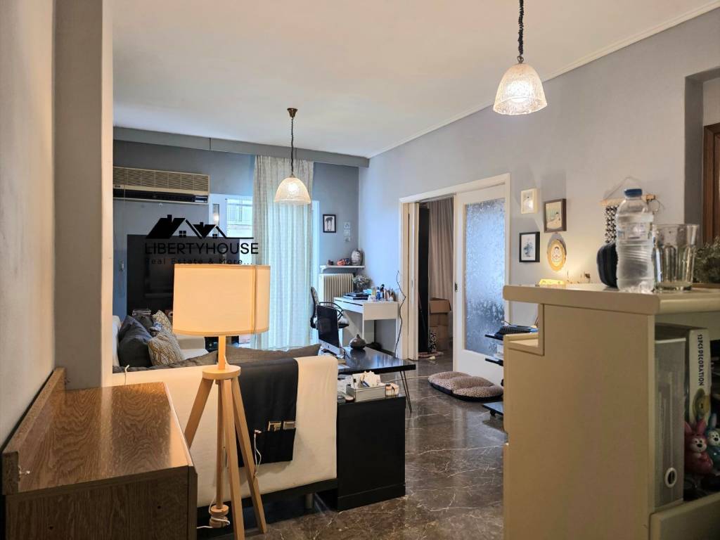 Diamerisma synolikes epiphaneias 93t.m.