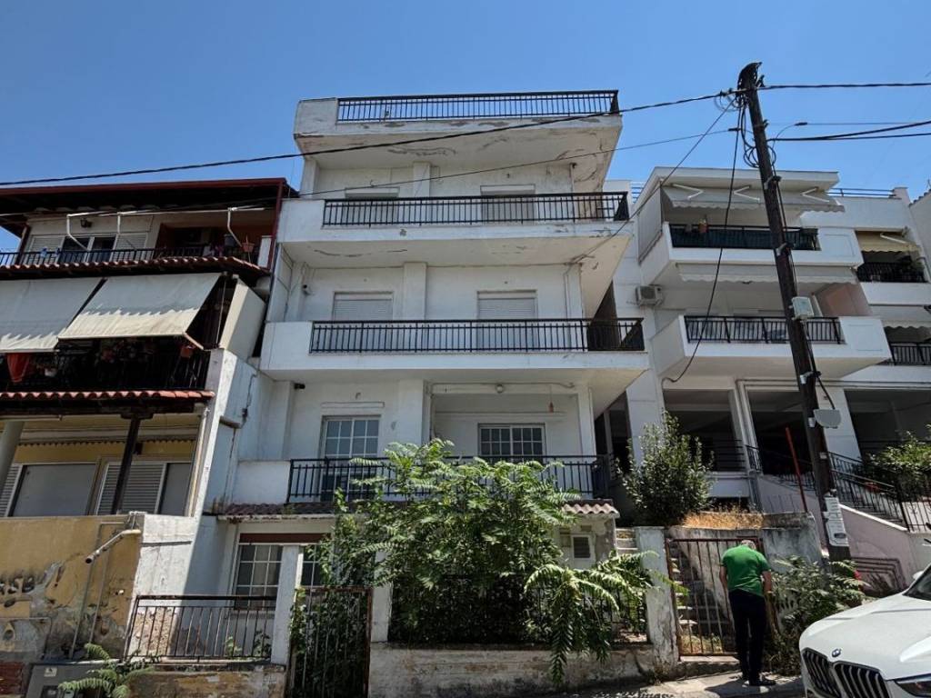 Mprostine opse oikodomes.