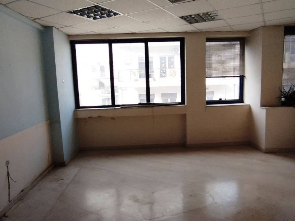 Ο 3ος χώρος, στην πρόσοψη