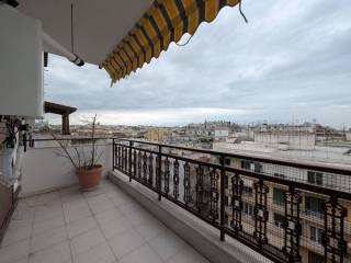 Μπαλκόνι Κουζίνας και Υπνοδωματίου