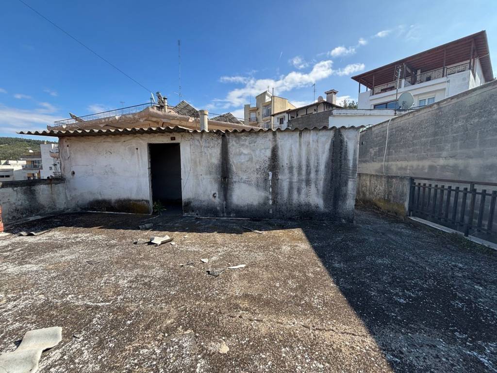 Doma teleytaioy orophoy.