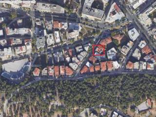 Kombike topothesia, sipla sto Alsos ton Sykeon.