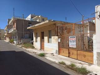 PROSOPSE 10 m. SE ASPHALTOSTROMENE ODO PLATOYS 8 m.