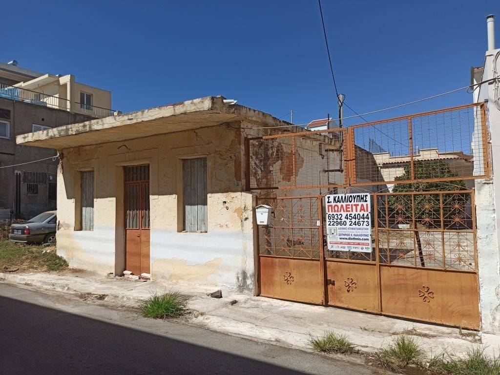 PROSOPSE 10 m. SE ASPHALTOSTROMENE ODO PLATOYS 8 m.